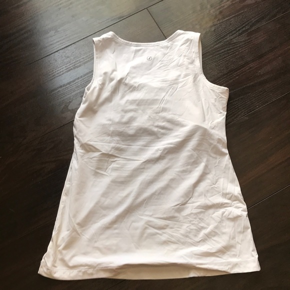 EUC Soma White Work Out Tank Small - Picture 3 of 3